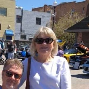 Meet your Posher, Debbi